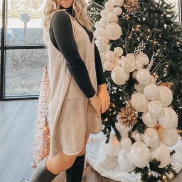 Sweater dress with pockets - Picture 6 of 11